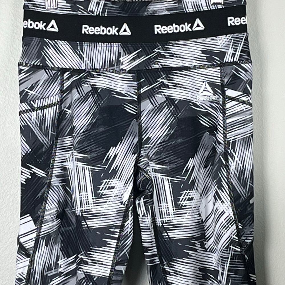Reebok Black and White Print Capri Leggings Size Small - Picture 2 of 11